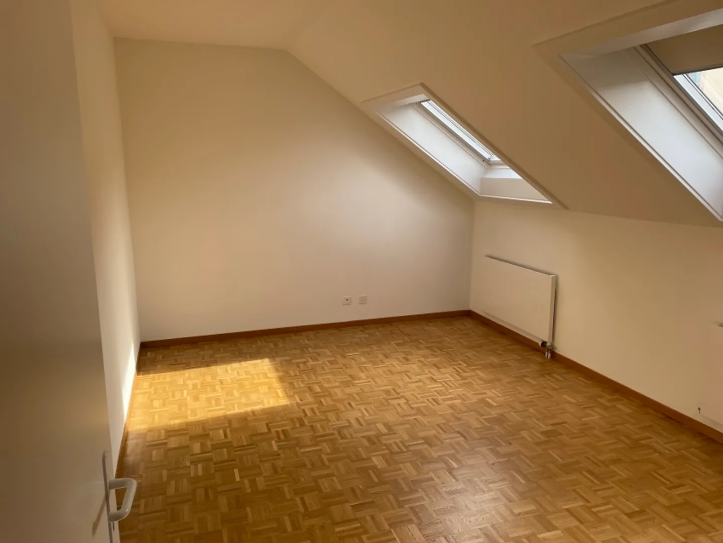 Bellissimo appartamento di 3 stanze di 113 m2, con galleria, a 100m dal lago - Foto 7 di 10