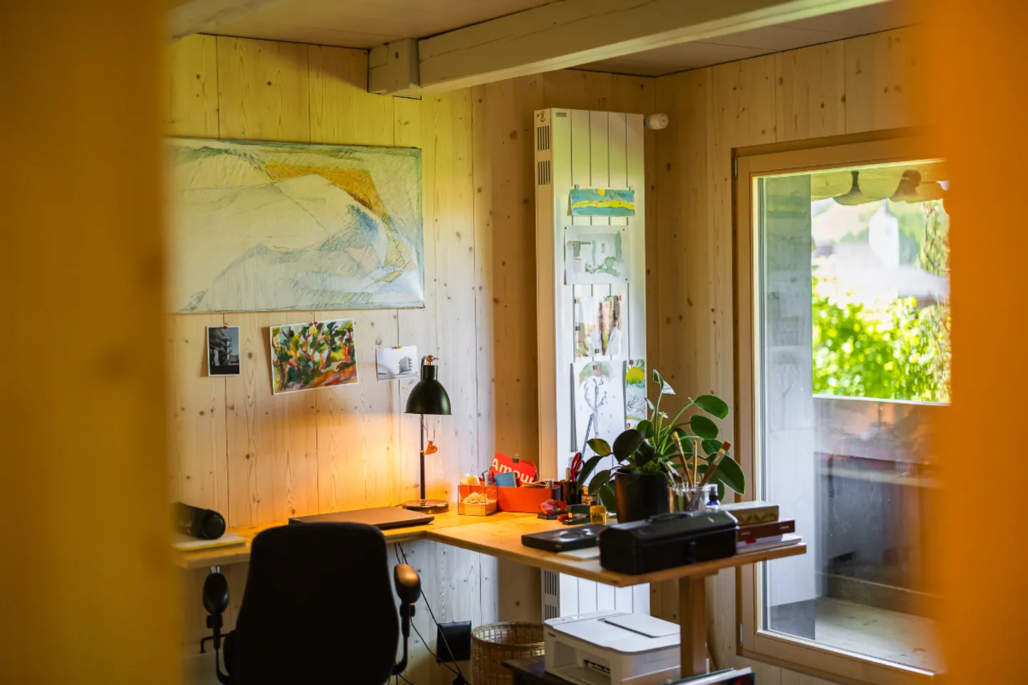 Property with Character: Renovated Attic with Tree Garden - Photo 12 of 13
