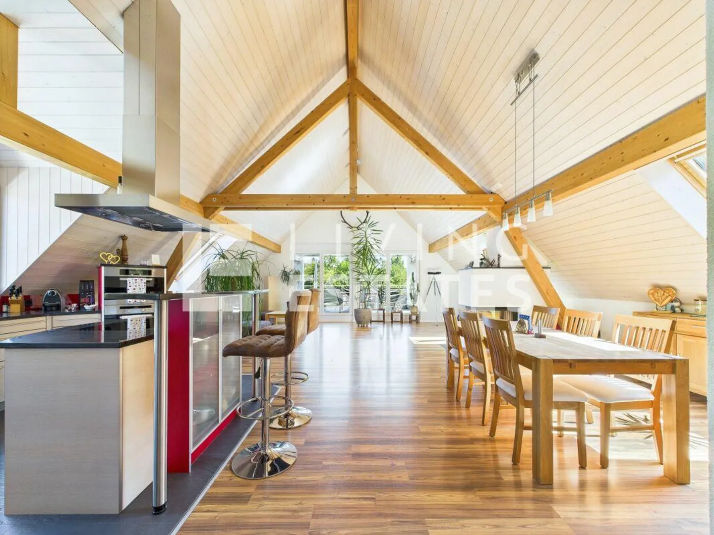 RÉSERVÉ - Photo 2 sur 18