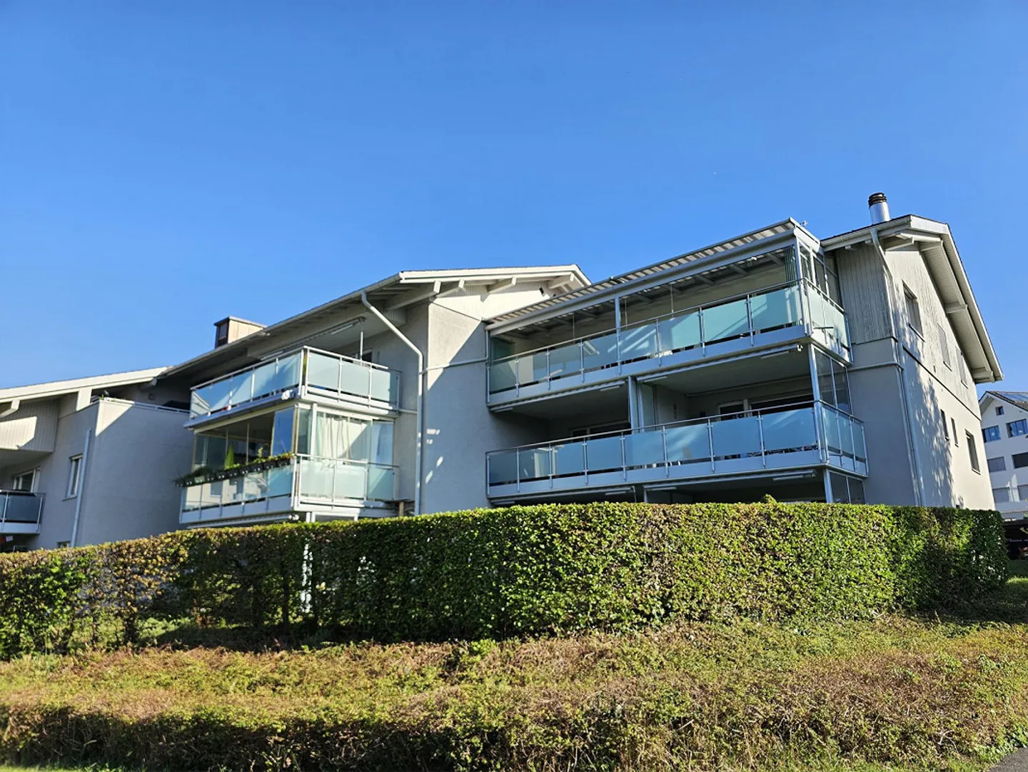 Charmante Wohnung mit Seeblick - Foto 3 von 8