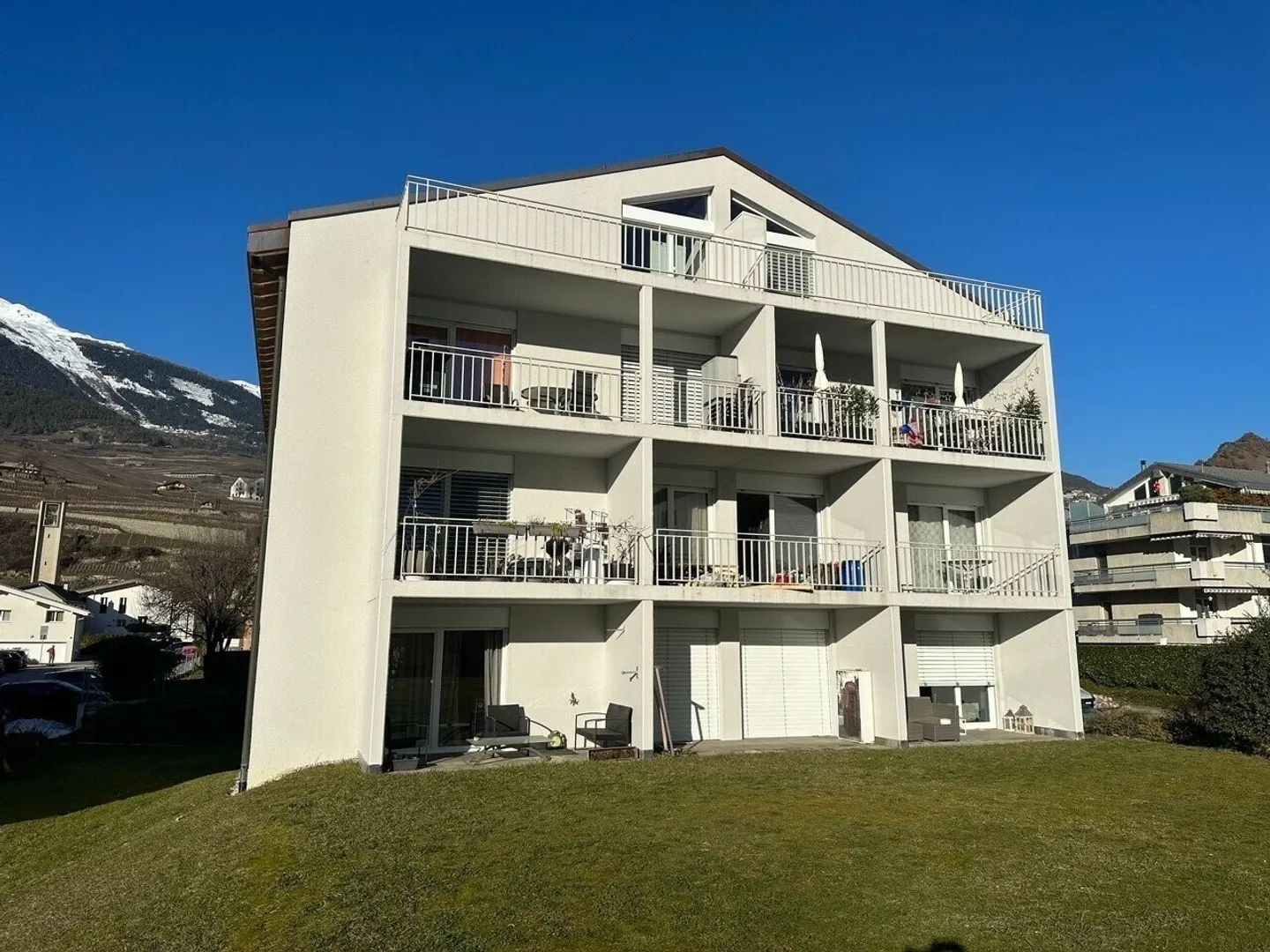 Studio spazioso con terrazza - Foto 7 di 7