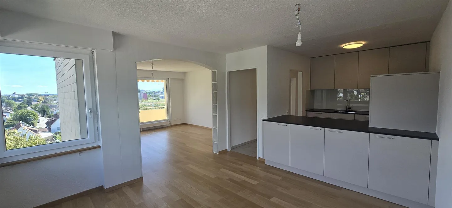 Appartement 3,5 pièces - dernier étage avec vue imprenable/balcon - Photo 1 sur 19