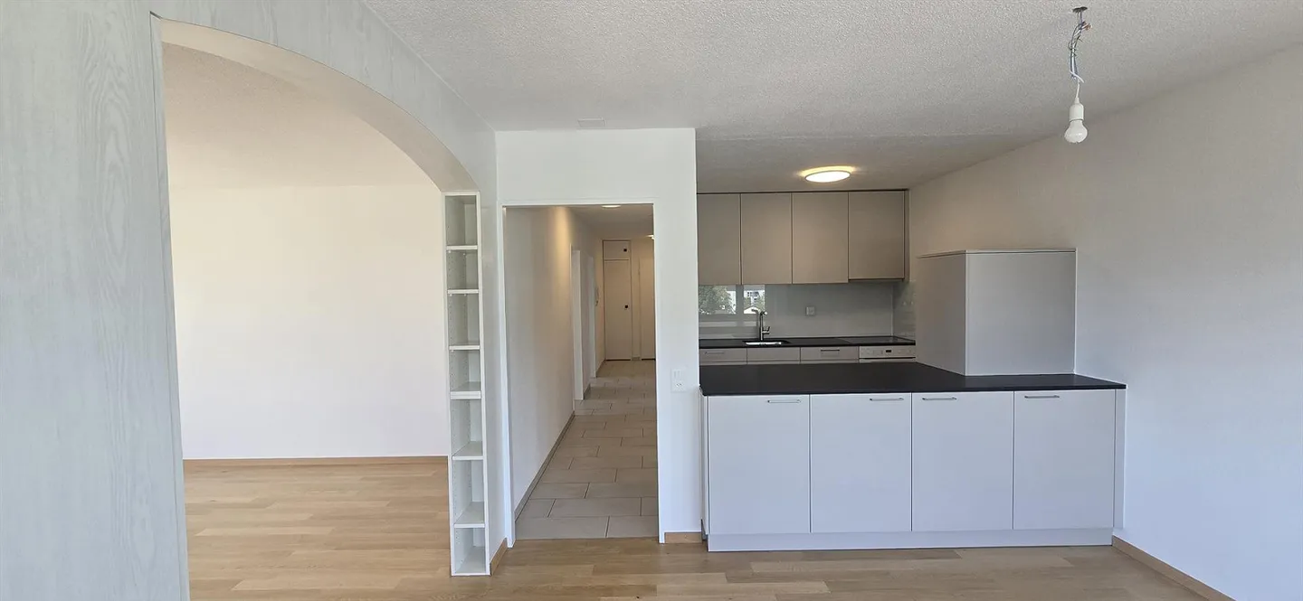Appartement 3,5 pièces - dernier étage avec vue imprenable/balcon - Photo 2 sur 19