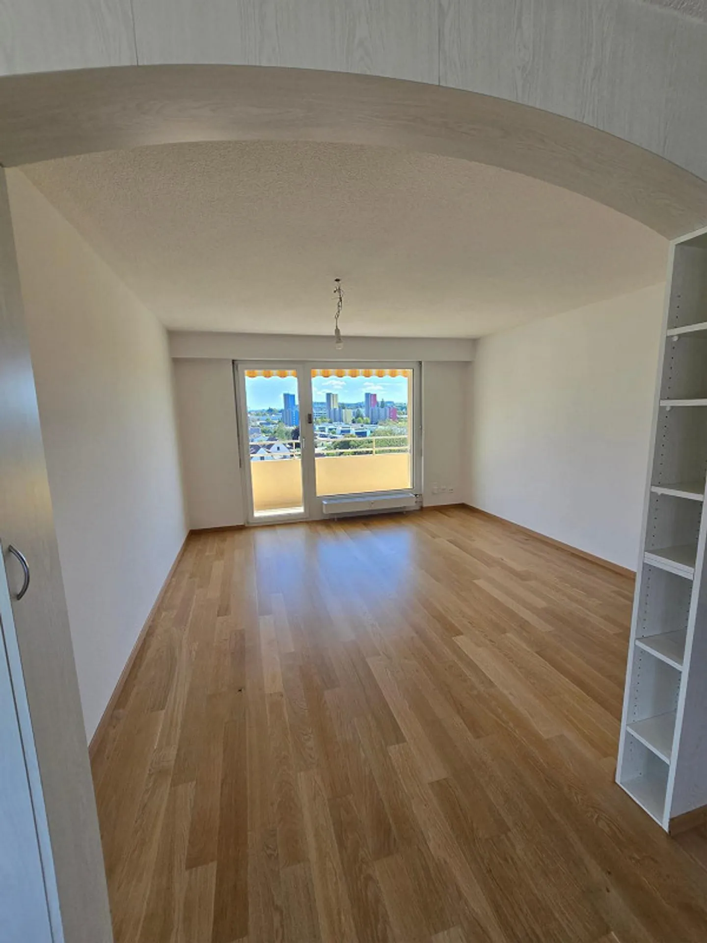 Appartement 3,5 pièces - dernier étage avec vue imprenable/balcon - Photo 3 sur 19