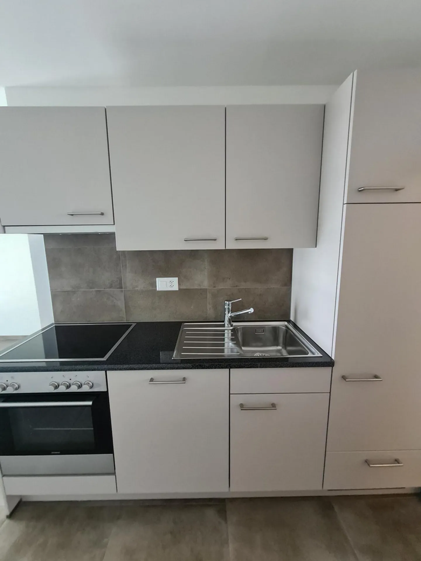 Apartment for rent - Photo 4 of 5