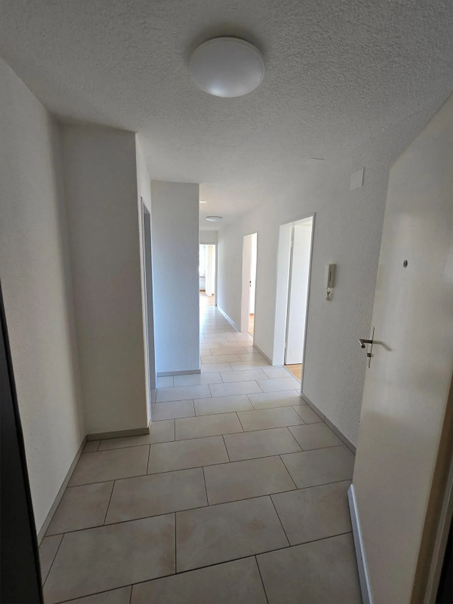 Appartement 3,5 pièces - dernier étage avec vue imprenable/balcon - Photo 10 sur 19