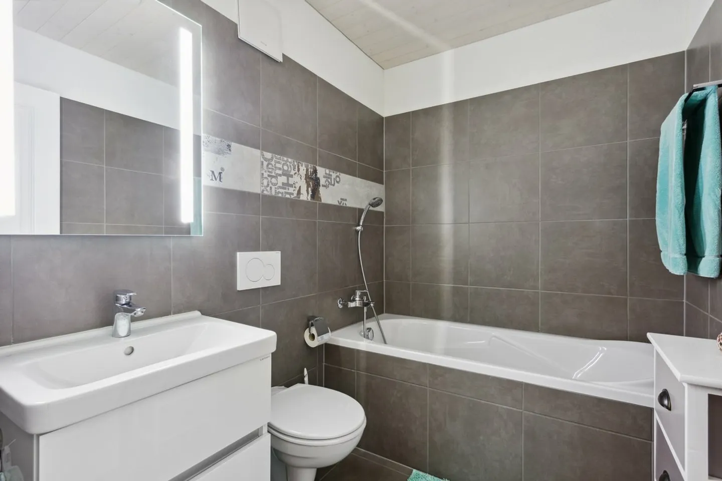 Exceptional apartment with balcony and unobstructed view of the Alps - Photo 4 of 5