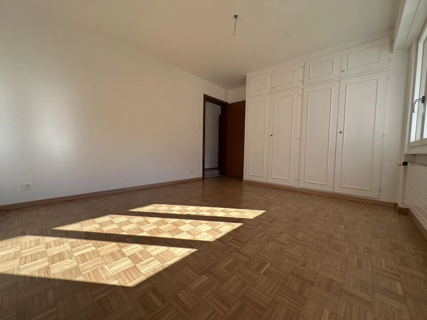 Einfamilienhaus mit Möglichkeit zur selbständigen Tätigkeit und großer Terrasse - Foto 8 von 13
