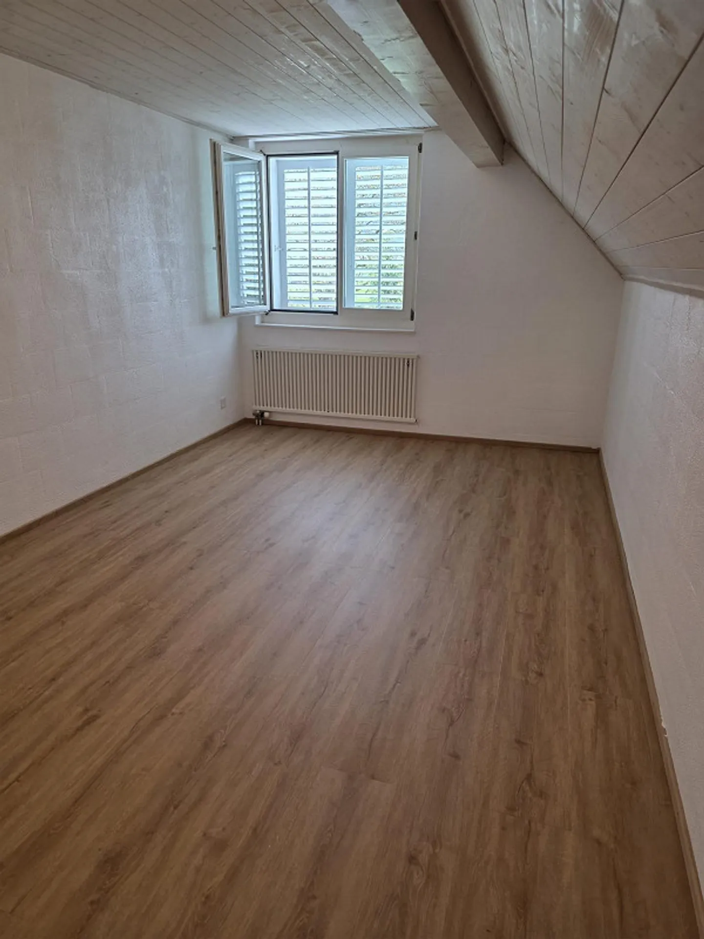Spacious 2.5-room apartment with a view - Photo 6 of 10
