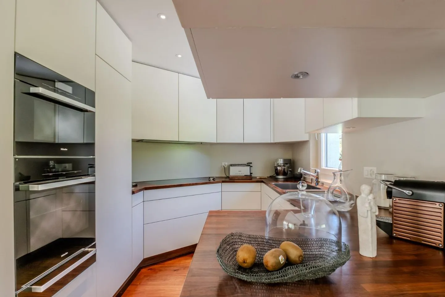 Luxury Apartment with Mountain View - Photo 4 of 13