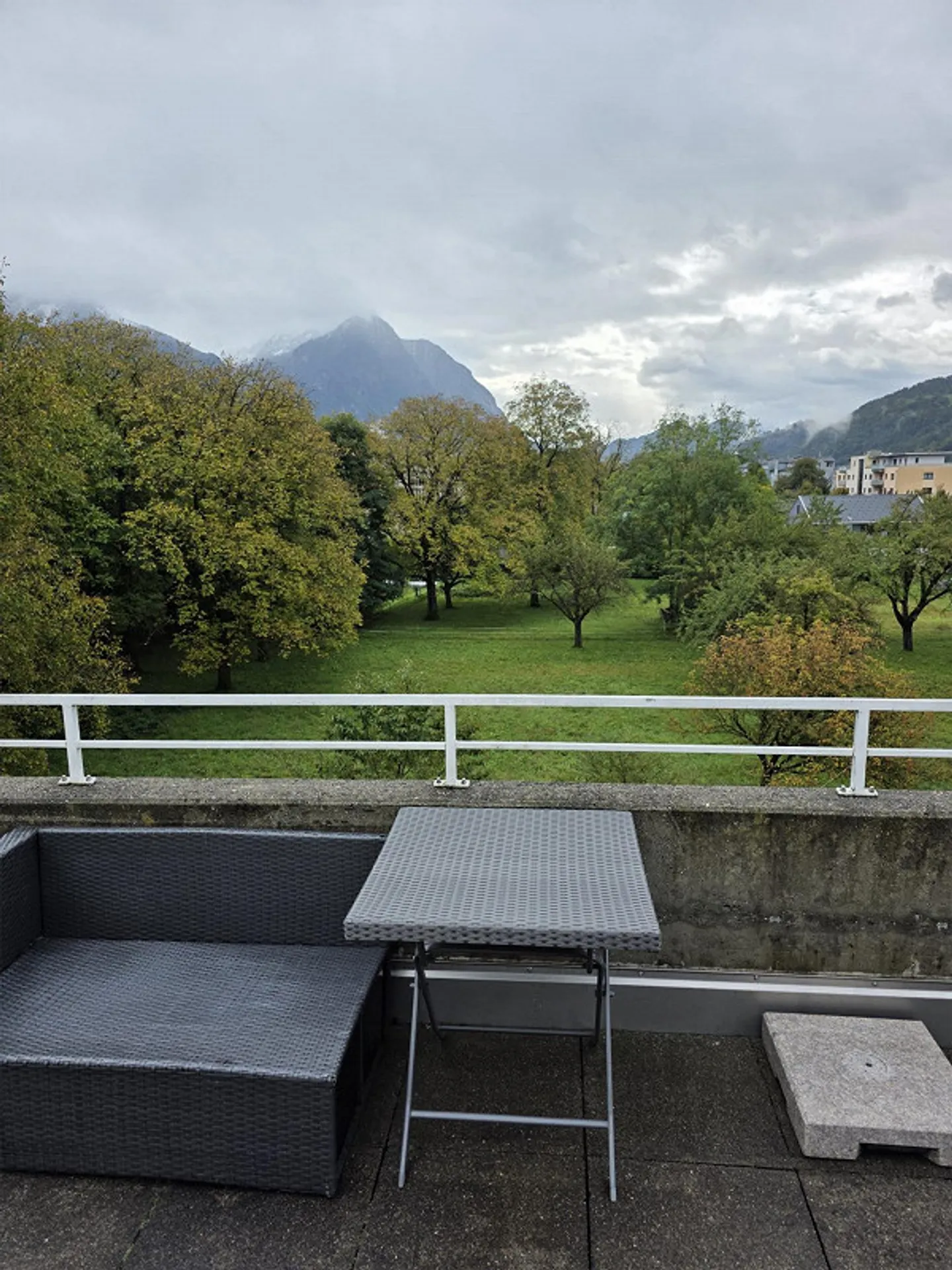 Spacious 2.5-room apartment with a view - Photo 9 of 10