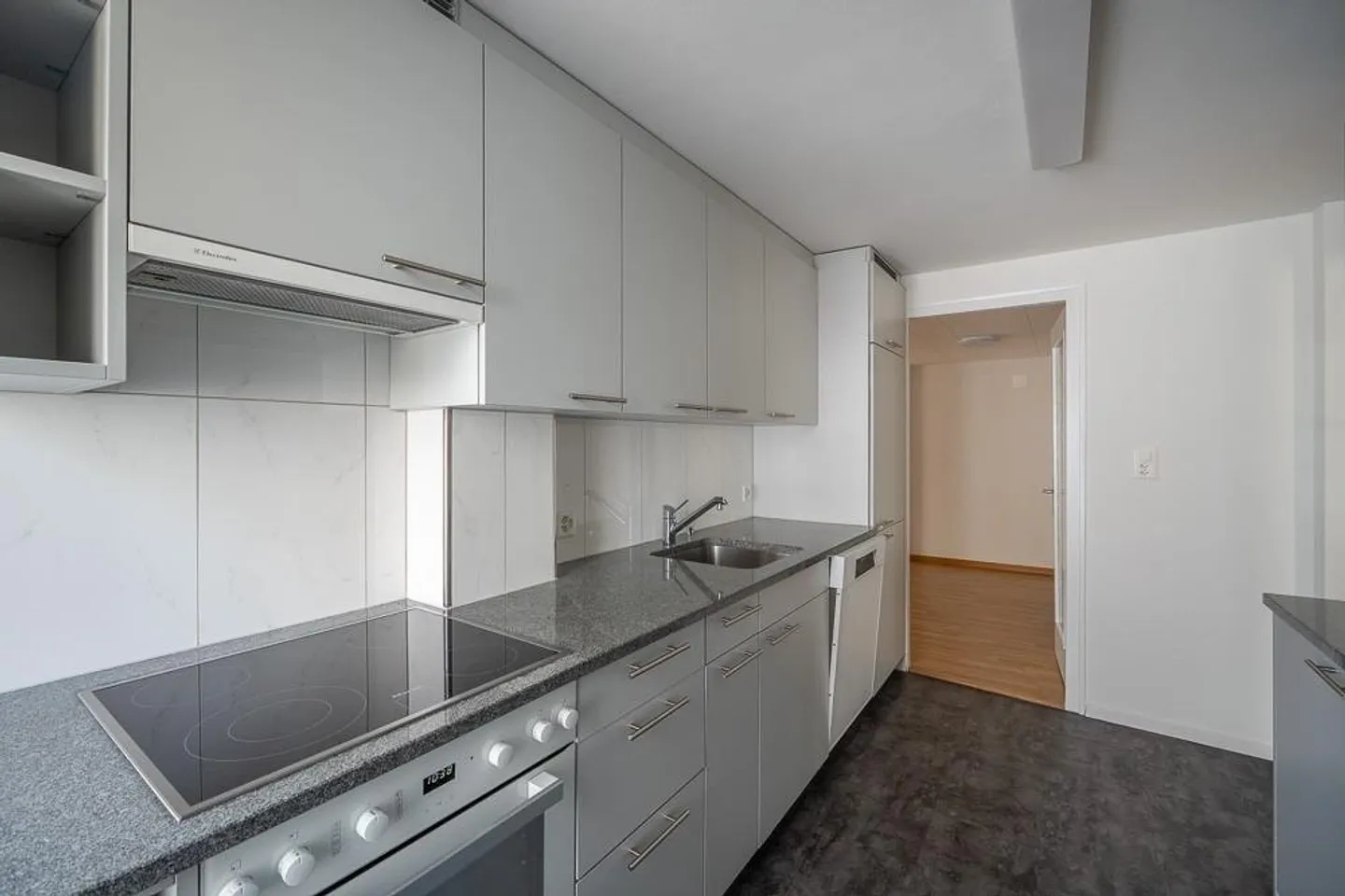 Appartement 3.5 pièces partiellement rénové 2ème étage - Photo 5 sur 8