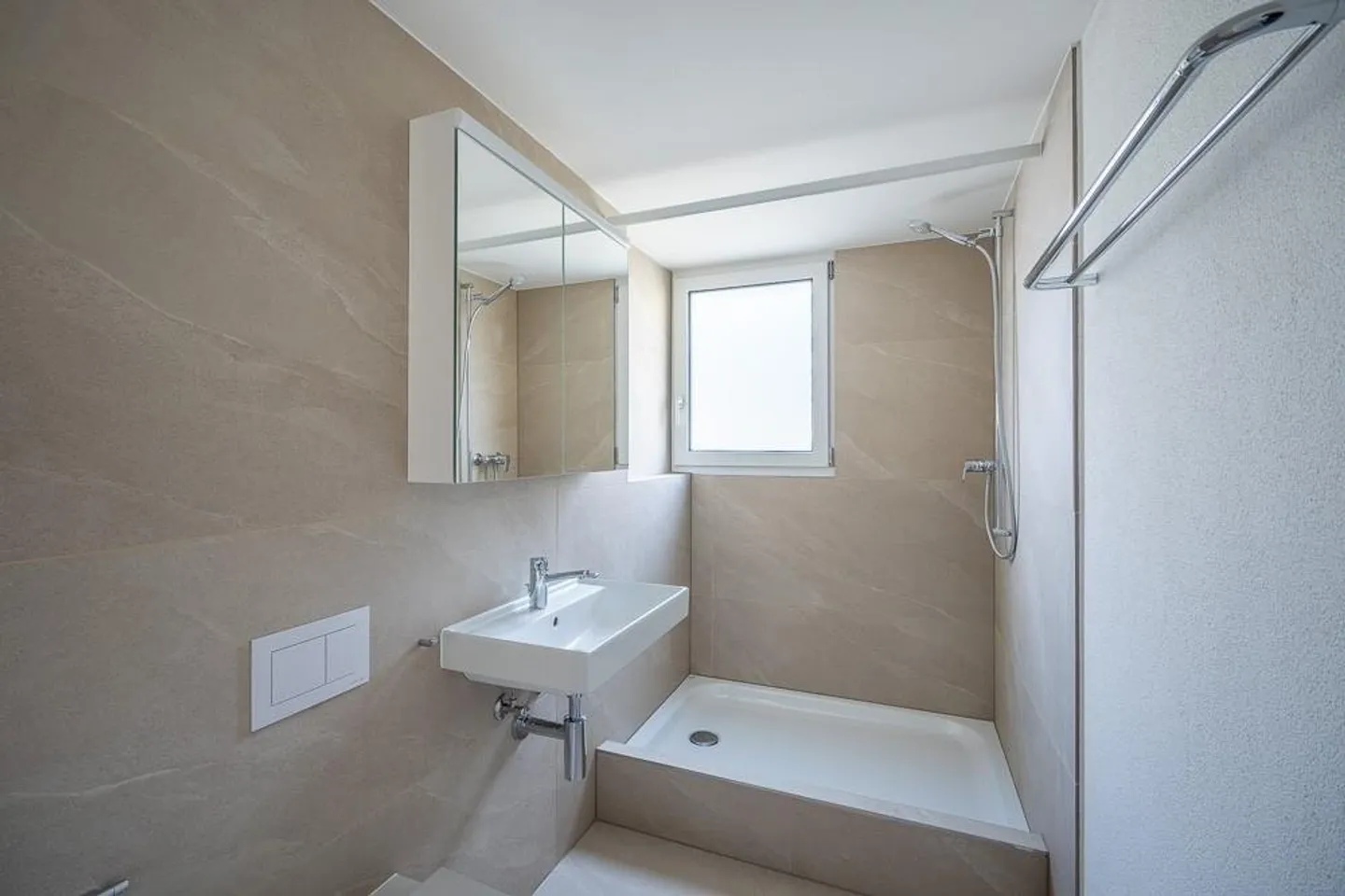 Appartement 3.5 pièces partiellement rénové 2ème étage - Photo 7 sur 8