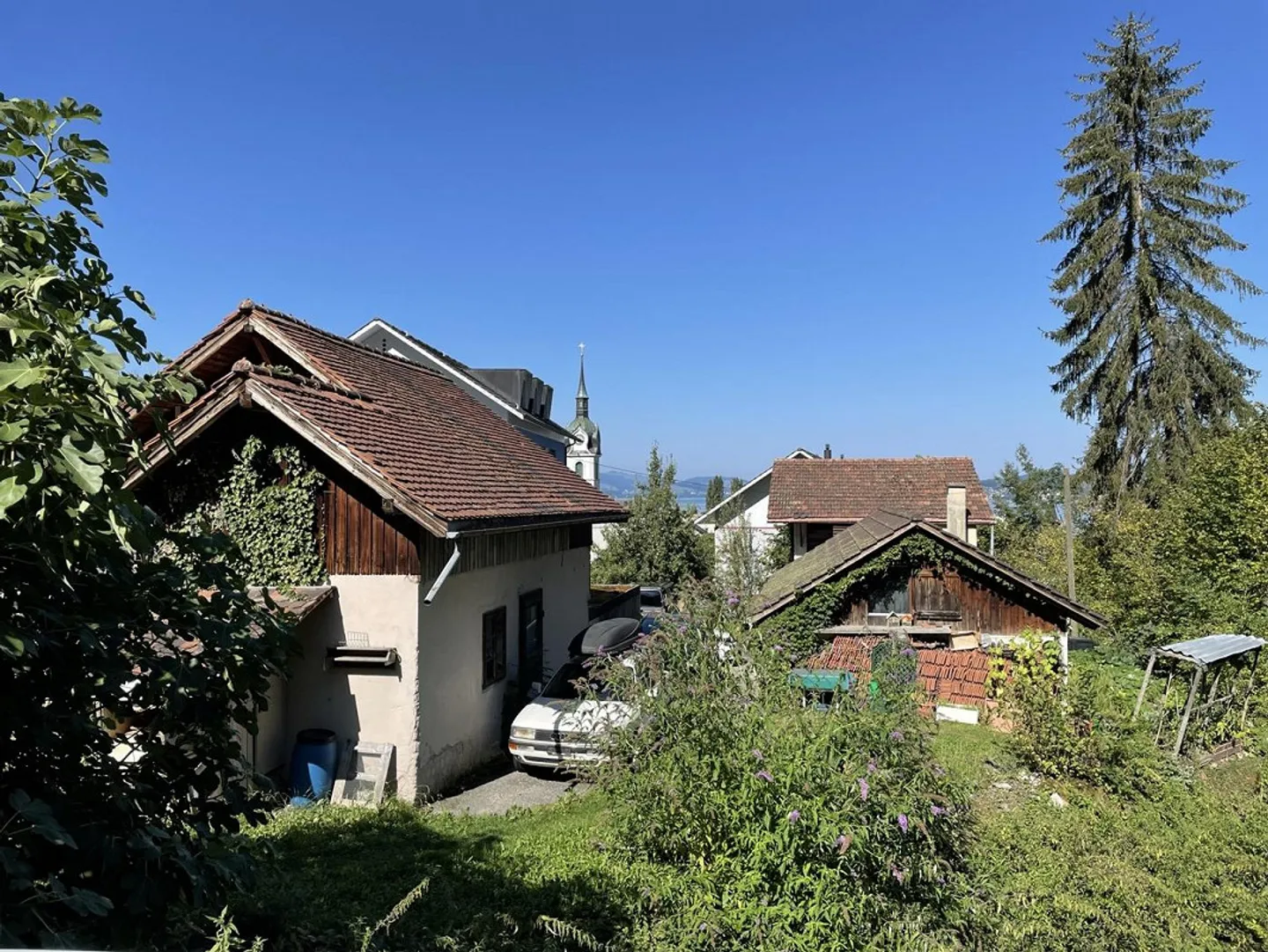 CASA RIVIERA A VITZNAU ELEGANTI APPARTAMENTI DI 4.5 STANZE AL 2° PIANO NEL VILLAGGIO - Foto 7 di 11