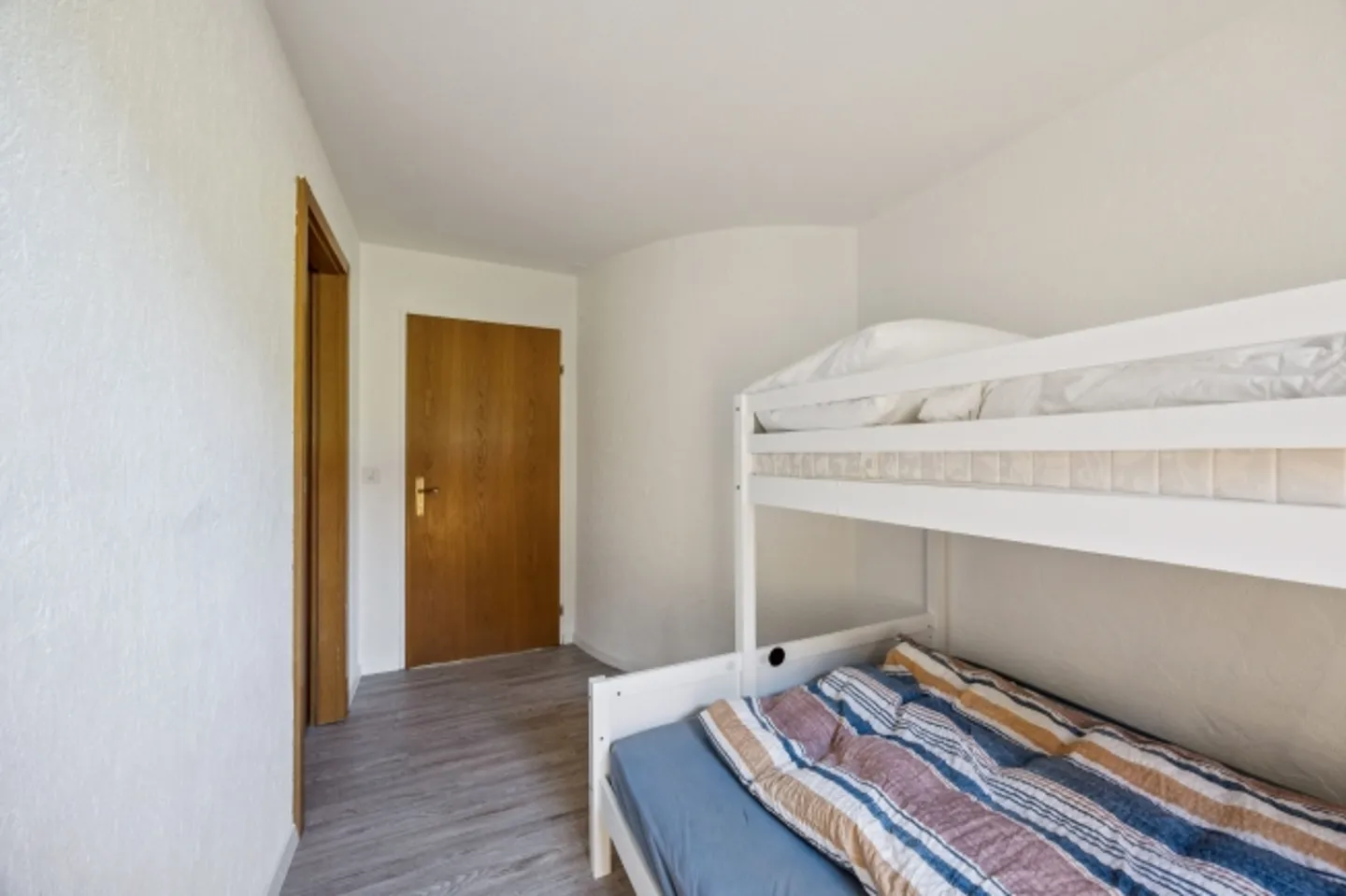 «Charmante 2.5-Zimmer-Wohnung im sonnigen Ritzingen/Goms» - Foto 9 von 13