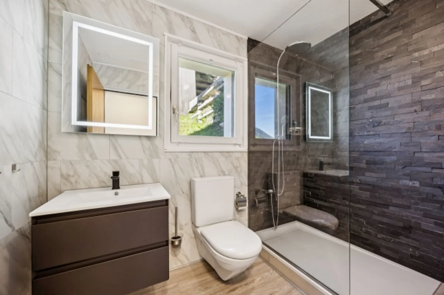 «Charmante 2.5-Zimmer-Wohnung im sonnigen Ritzingen/Goms» - Foto 10 von 13