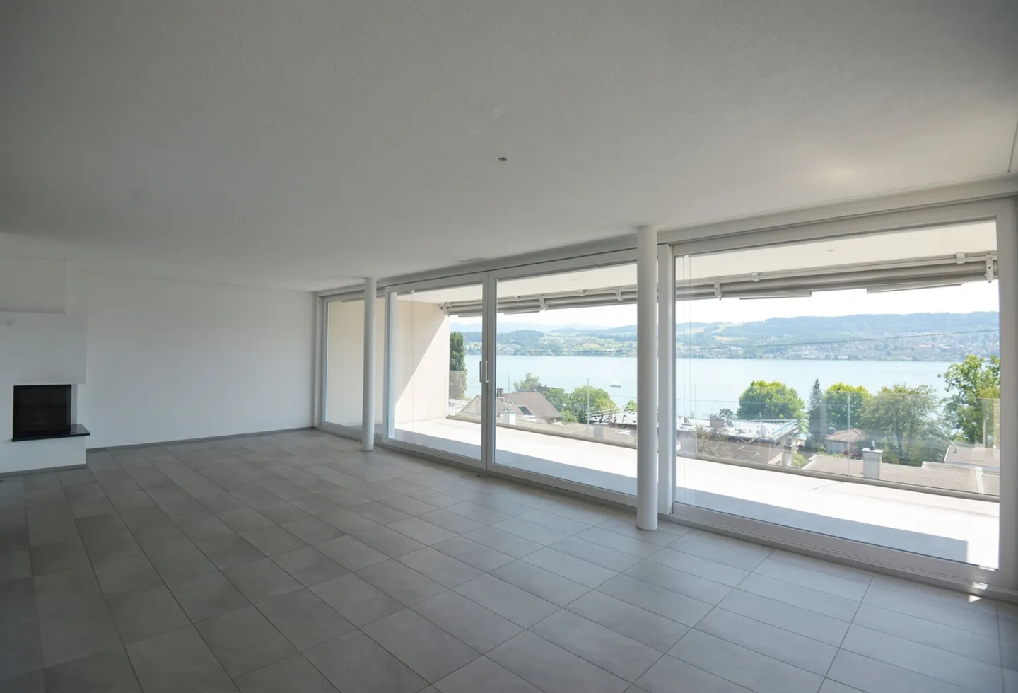 Apartment for rent - Photo 2 of 8