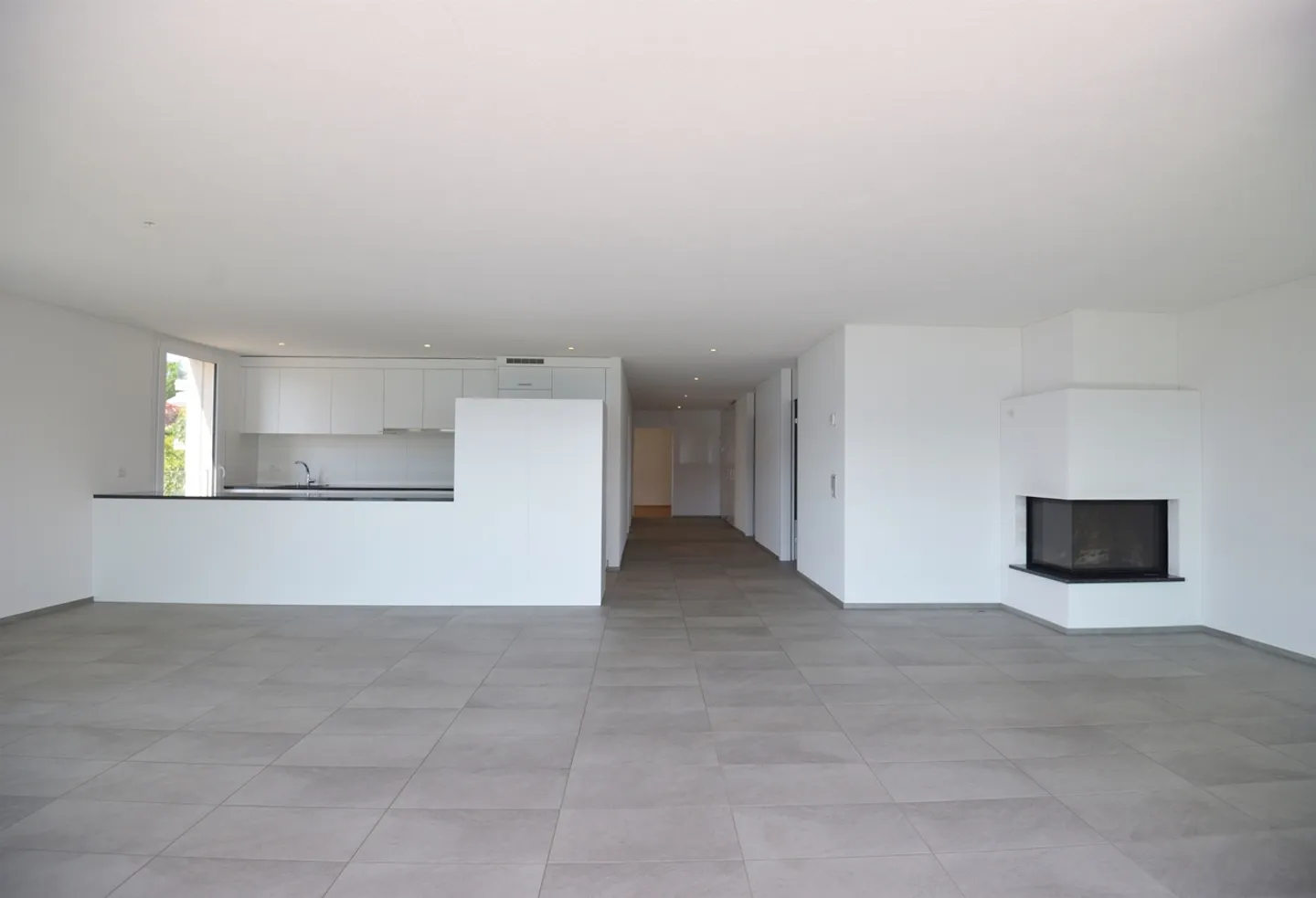 Apartment for rent - Photo 3 of 8