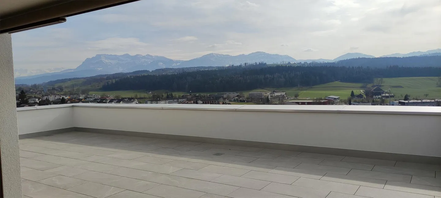 Appartamento mansardato soleggiato di 3.5 locali - Foto 2 di 12