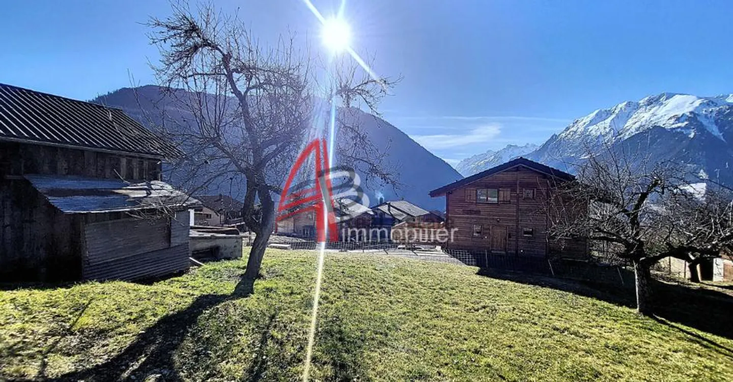 Chalet with Stunning Views - Photo 3 of 13
