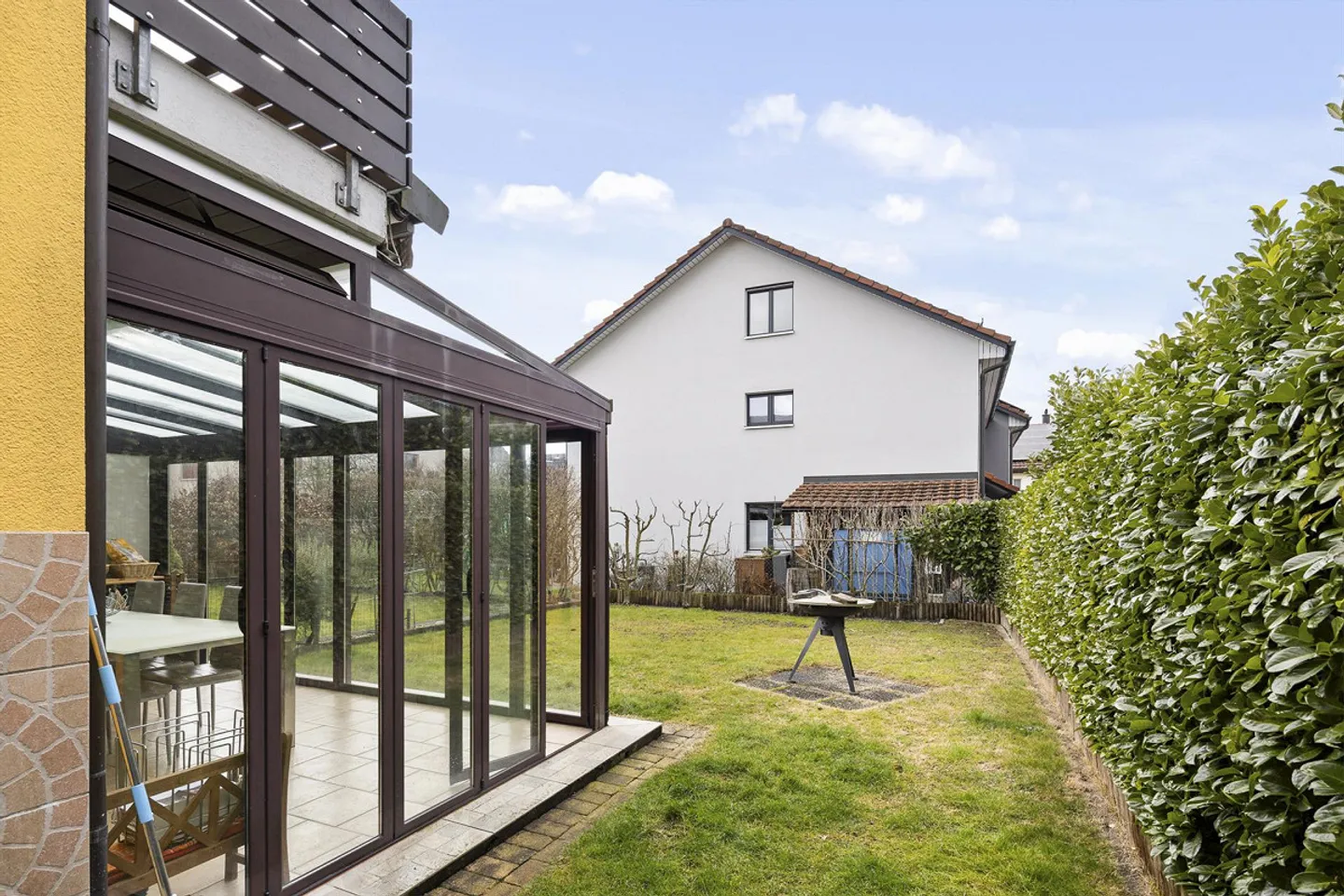 Family-friendly living experience with garden and winter garden - Photo 5 of 12