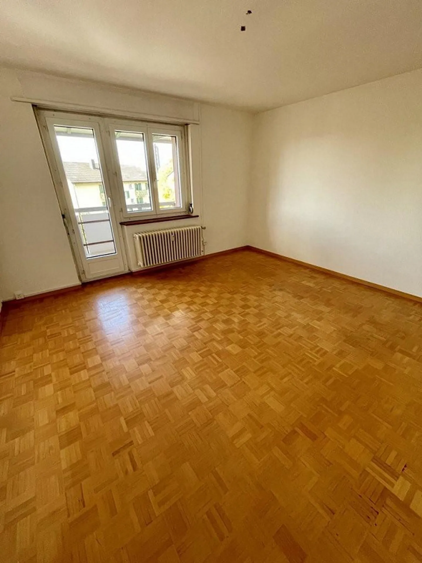 Apartment for rent - Photo 2 of 5