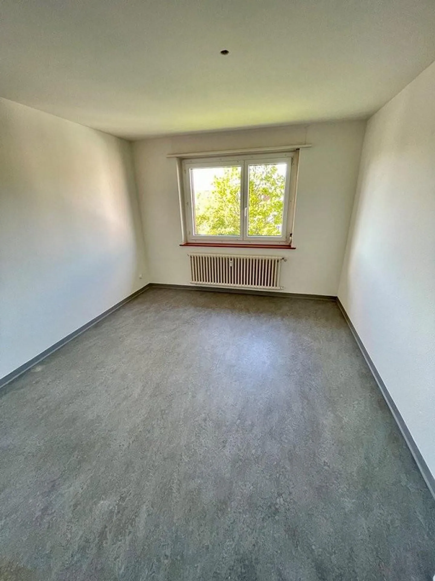 Apartment for rent - Photo 3 of 5