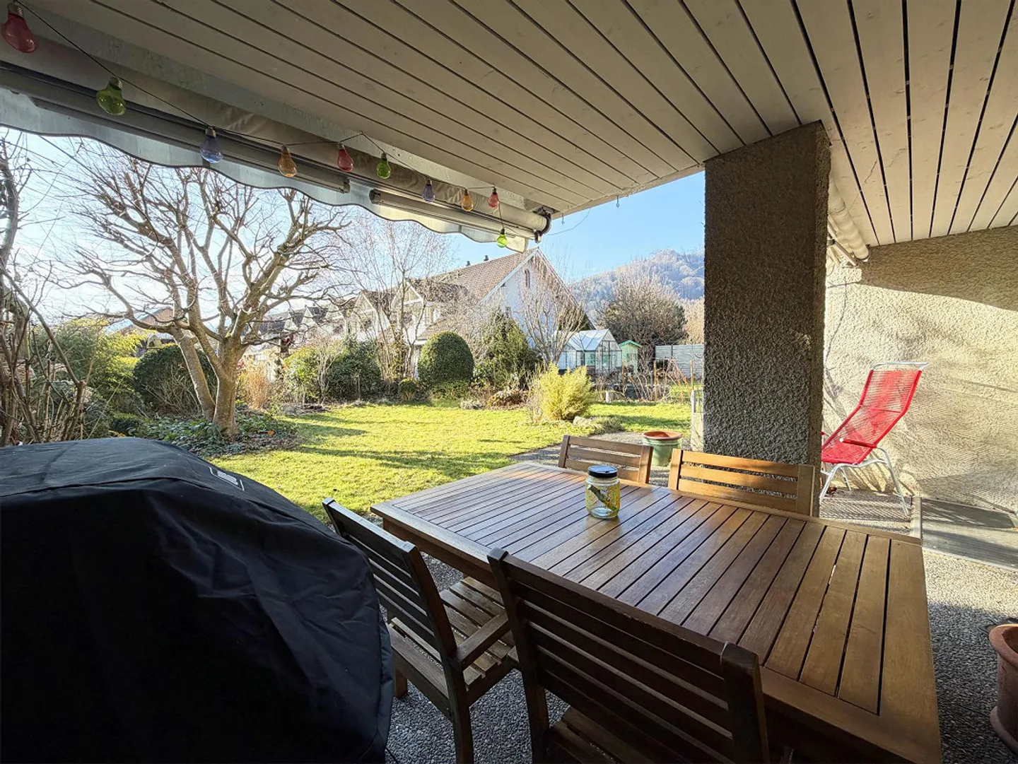 Casa indipendente con bel giardino, Münsingen - Foto 3 di 30