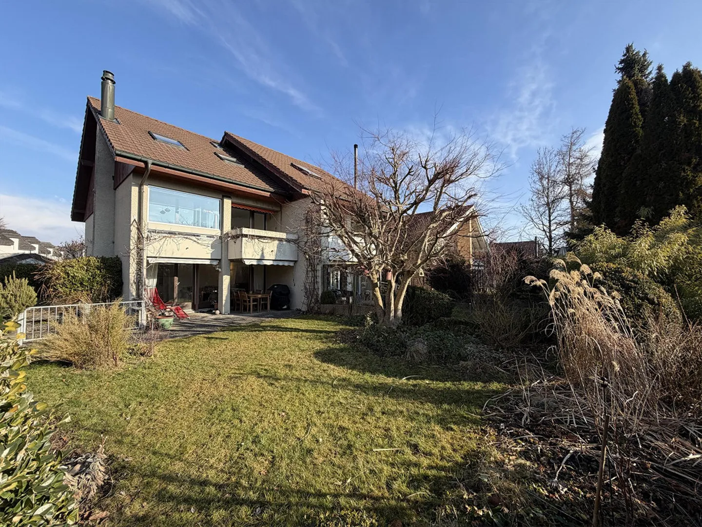 Casa indipendente con bel giardino, Münsingen - Foto 4 di 30