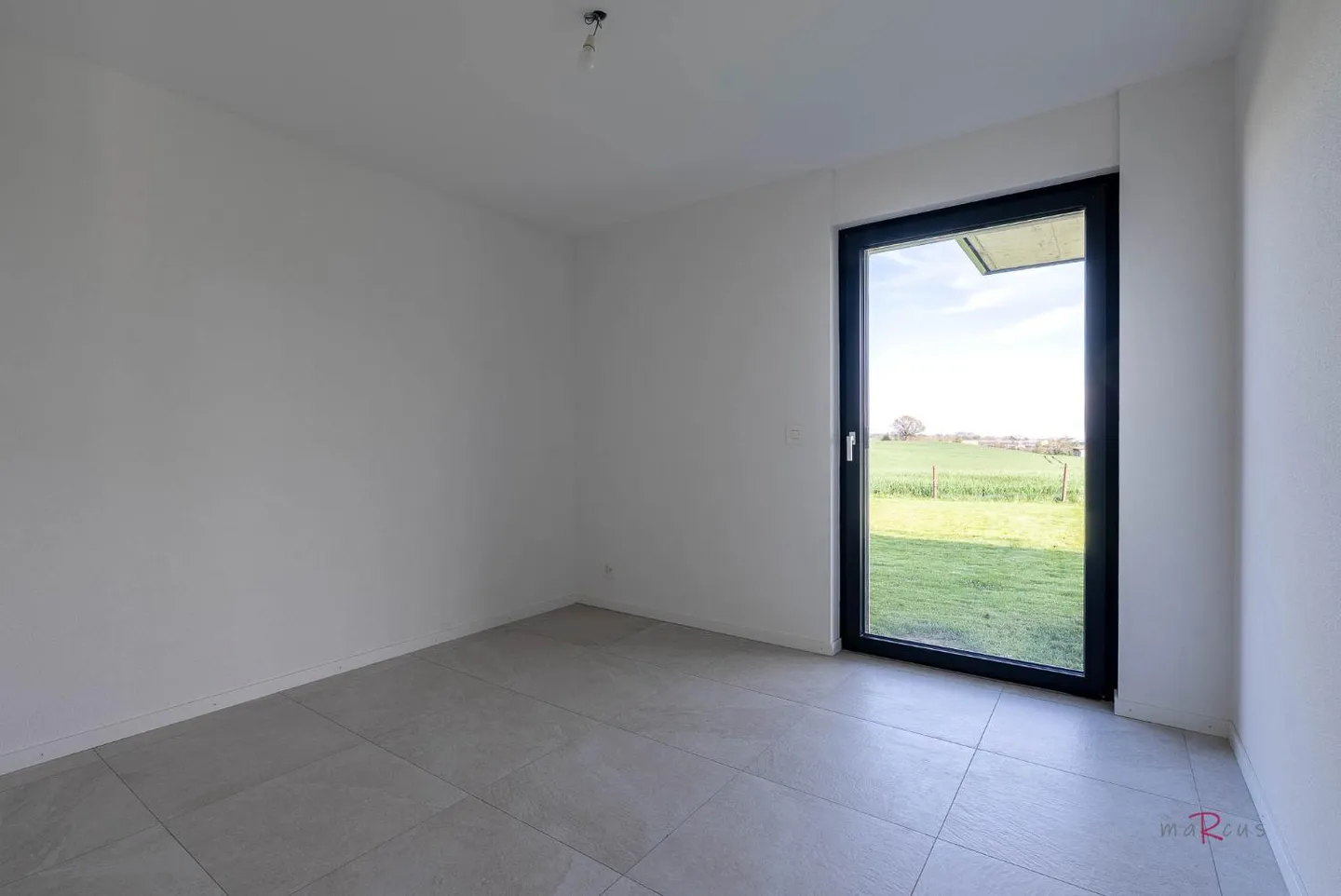 Terraced house with 4 bedrooms, magnificent view of the fields and the Alps - Photo 6 of 20