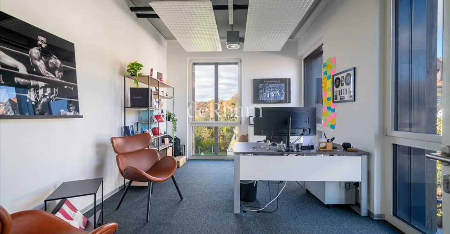 Office space for rent - Photo 4 of 13