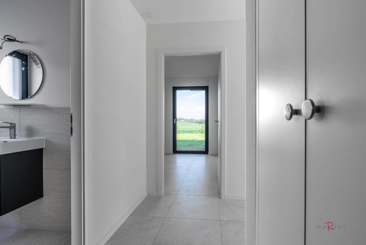 Terraced house with 4 bedrooms, magnificent view of the fields and the Alps - Photo 4 of 20