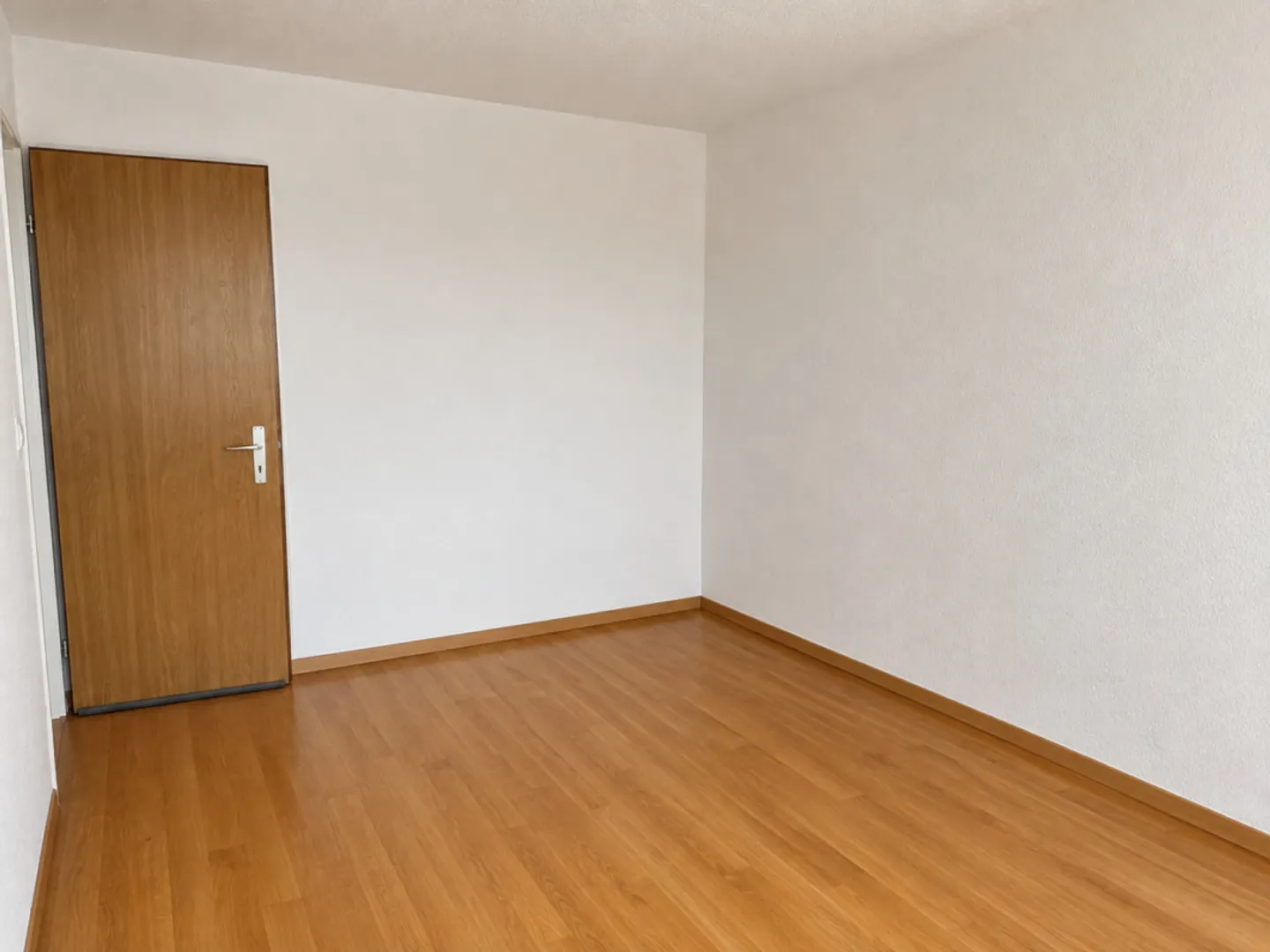 Appartamento 2.0 camere a prezzi accessibili con balcone e vista sulle montagne - Foto 6 di 8