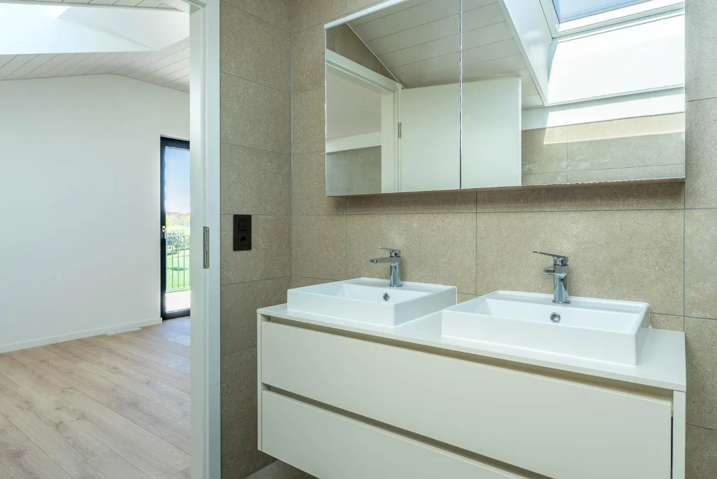 Terraced house with 4 bedrooms, magnificent view of the fields and the Alps - Photo 11 of 20