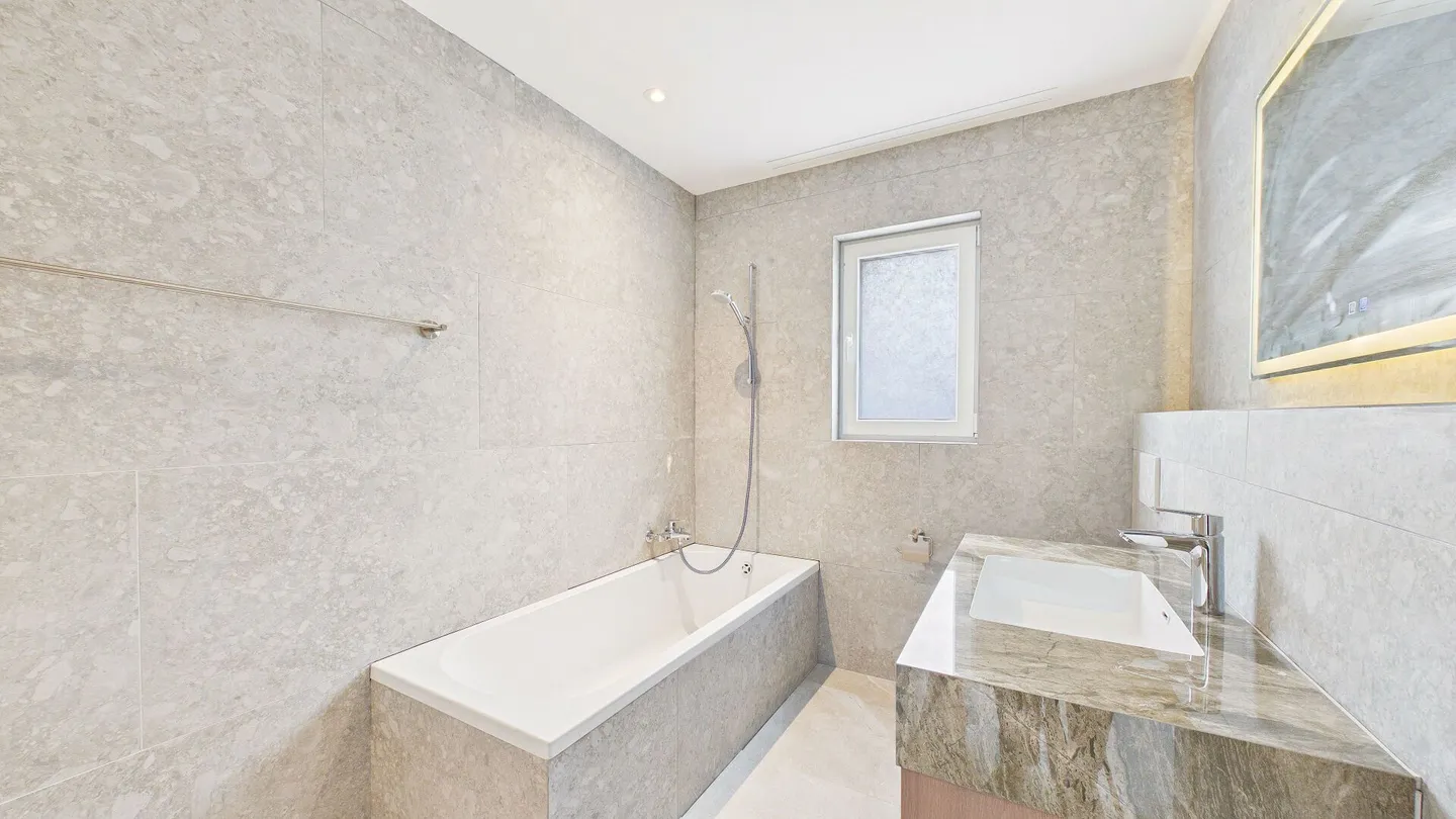 Spacious 4.5-room semi-detached house in Muri - Photo 8 of 11