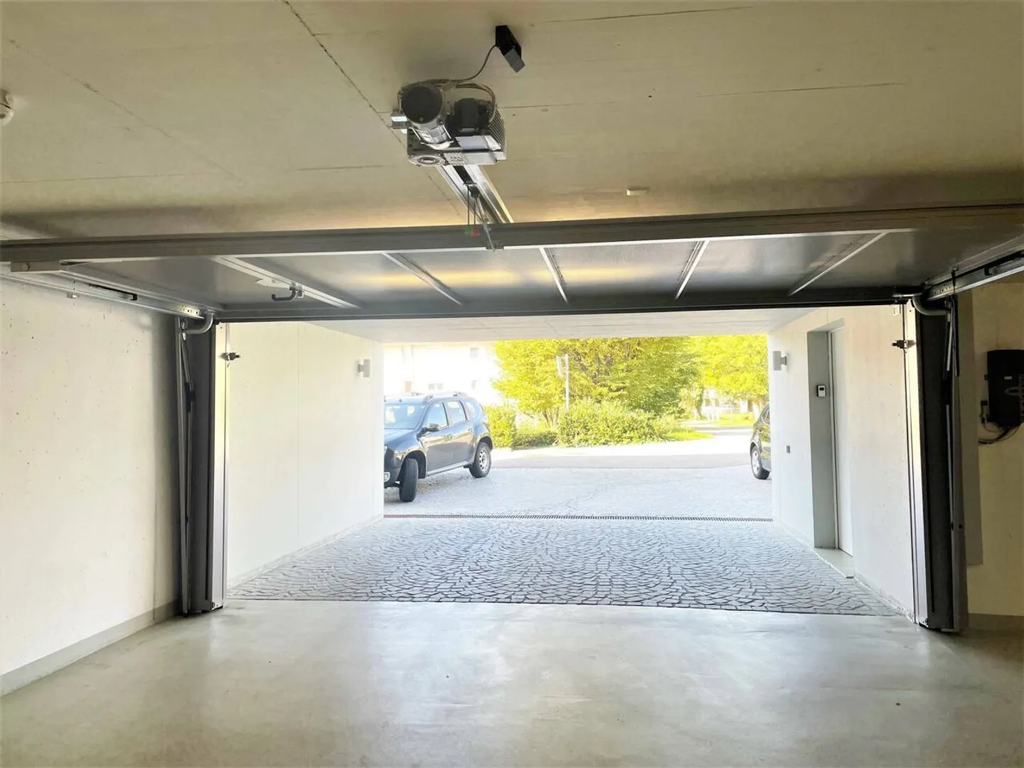 Beautiful multi-purpose space in a high-end residence in St-Sulpice - Photo 4 of 7