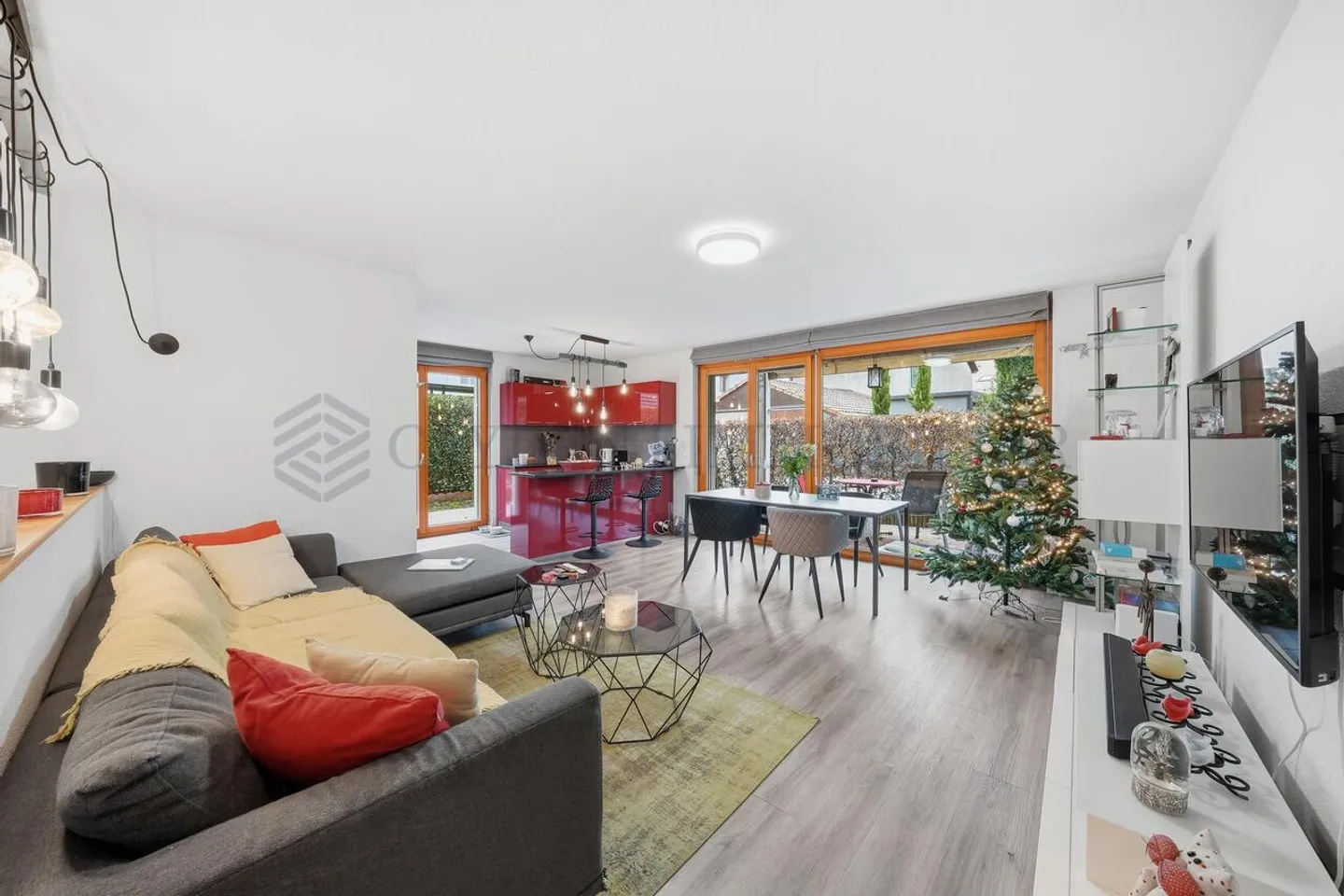 Exclusivité !! Bel appartement de 7 pièces avec grande terrasse - Photo 2 sur 8