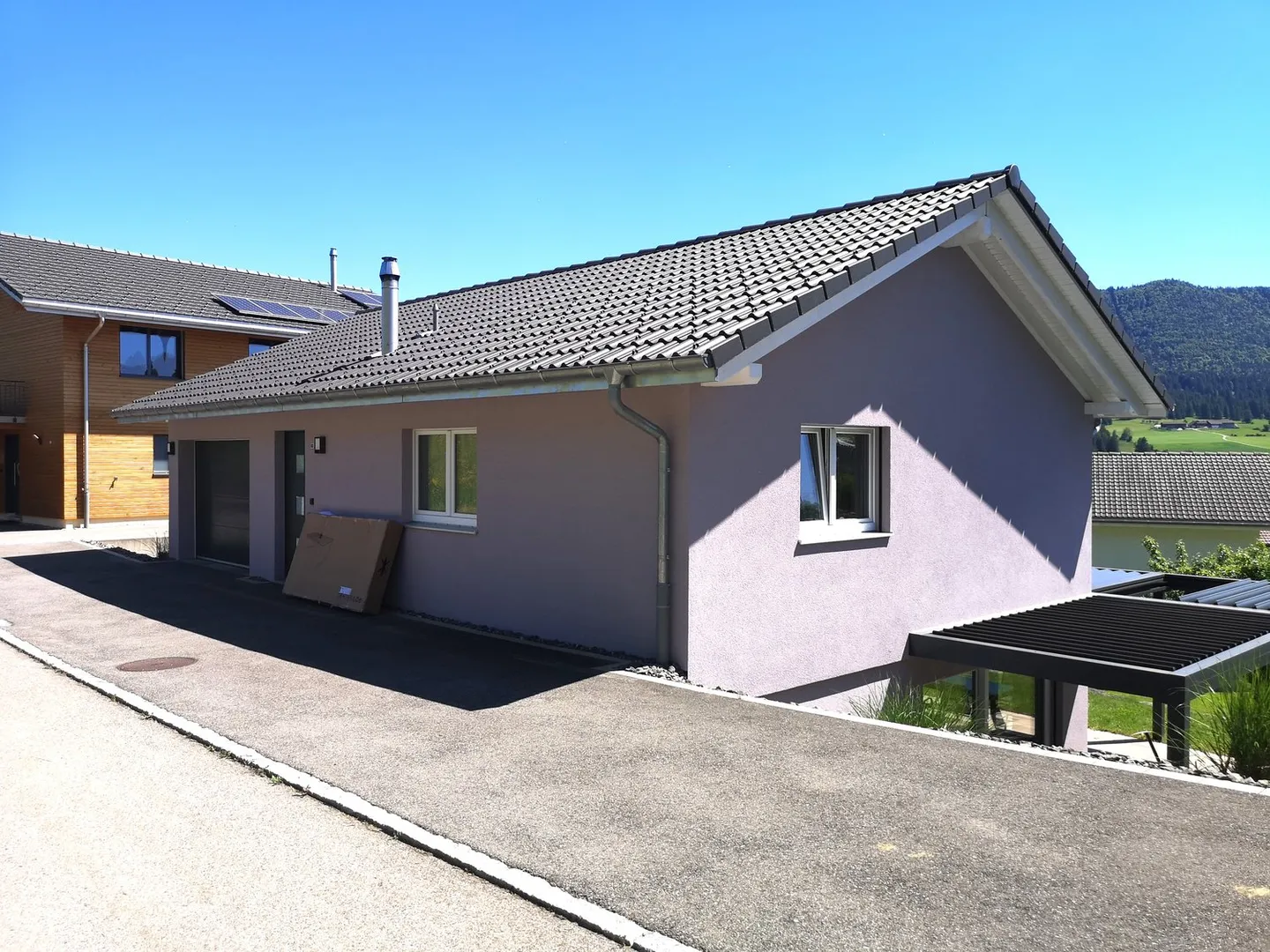 Belle villa moderne de 2017 avec pergola, jardin, garage, en bordure d'une zone verte - Photo 6 sur 35