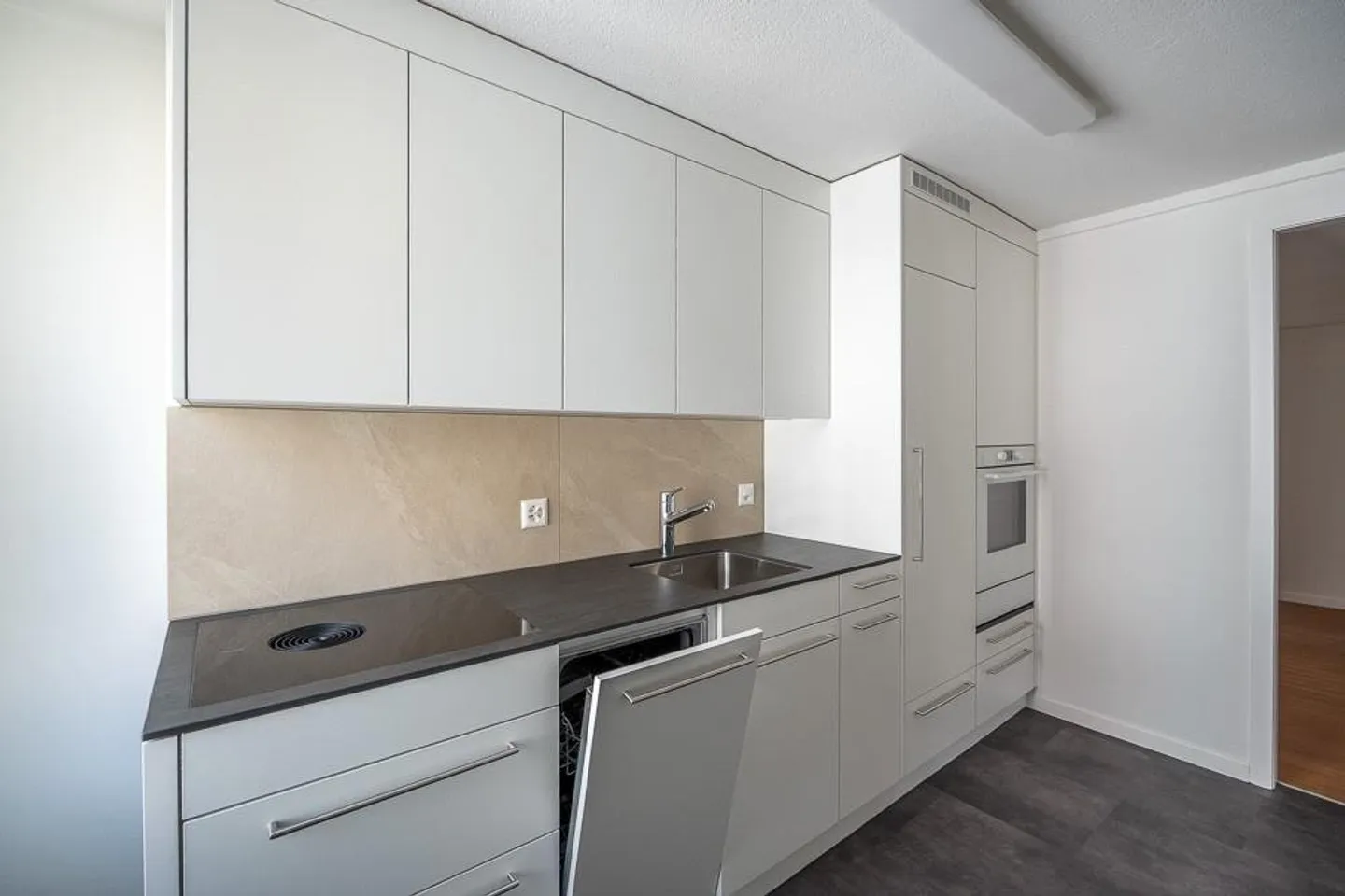 Appartement rénové de 3,5 pièces au 3ème étage - Photo 5 sur 9