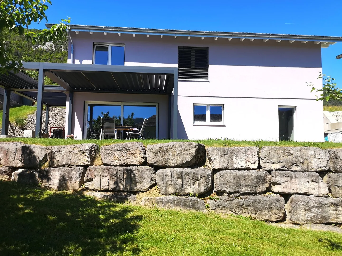 Belle villa moderne de 2017 avec pergola, jardin, garage, en bordure d'une zone verte - Photo 5 sur 35