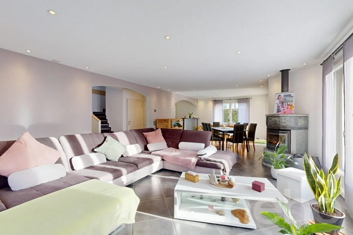 Maison familiale avec jardin et jacuzzi - Photo 7 sur 12