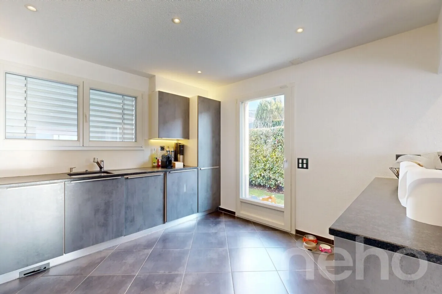 Maison familiale avec jardin et jacuzzi - Photo 9 sur 12