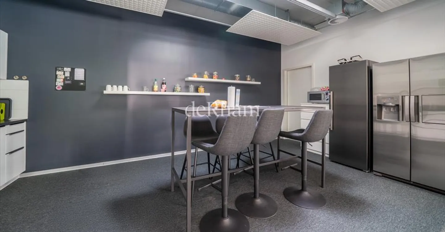 Office space for rent - Photo 10 of 13