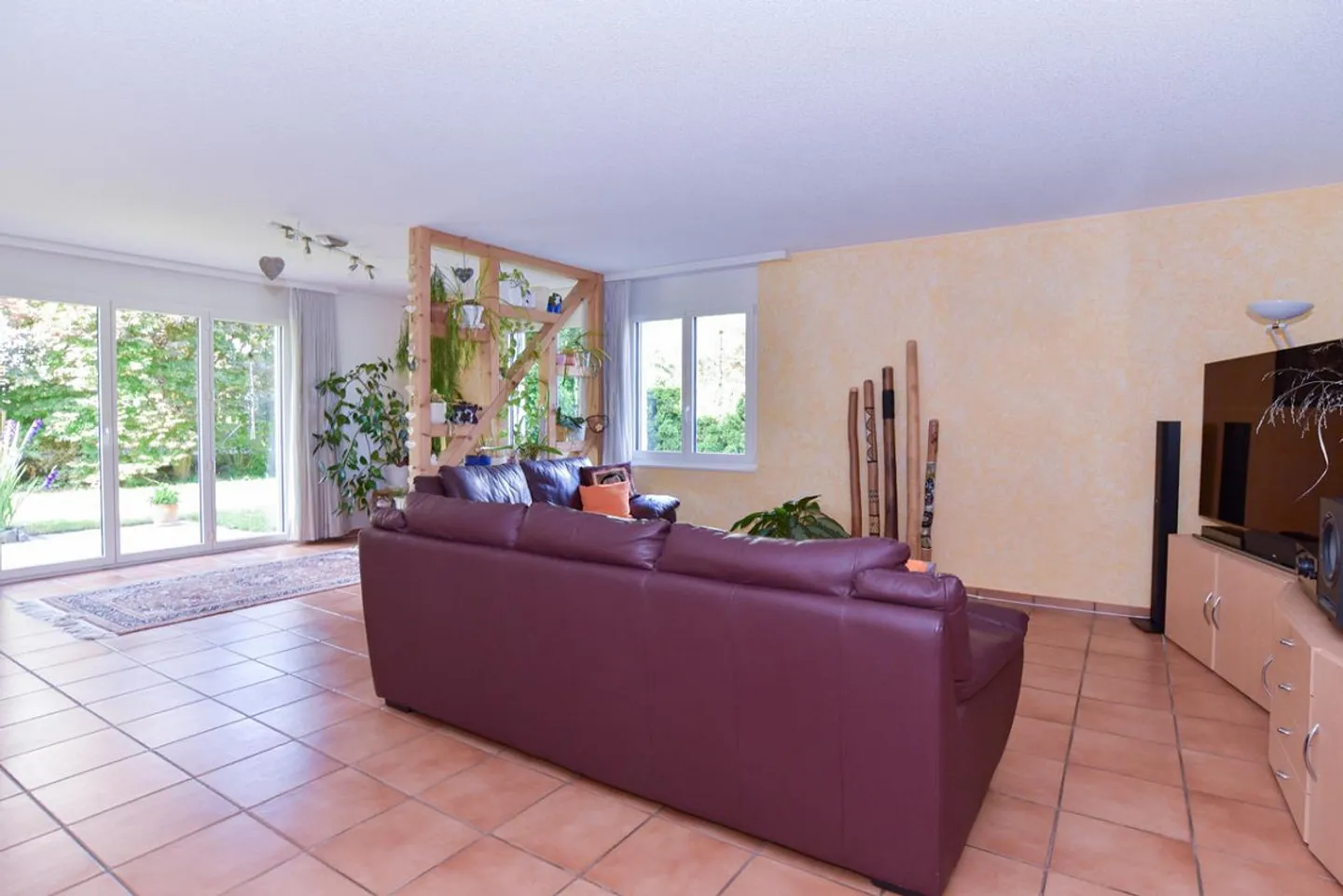 Maison individuelle indépendante avec beau jardin dans un emplacement privilégié - Photo 2 sur 12