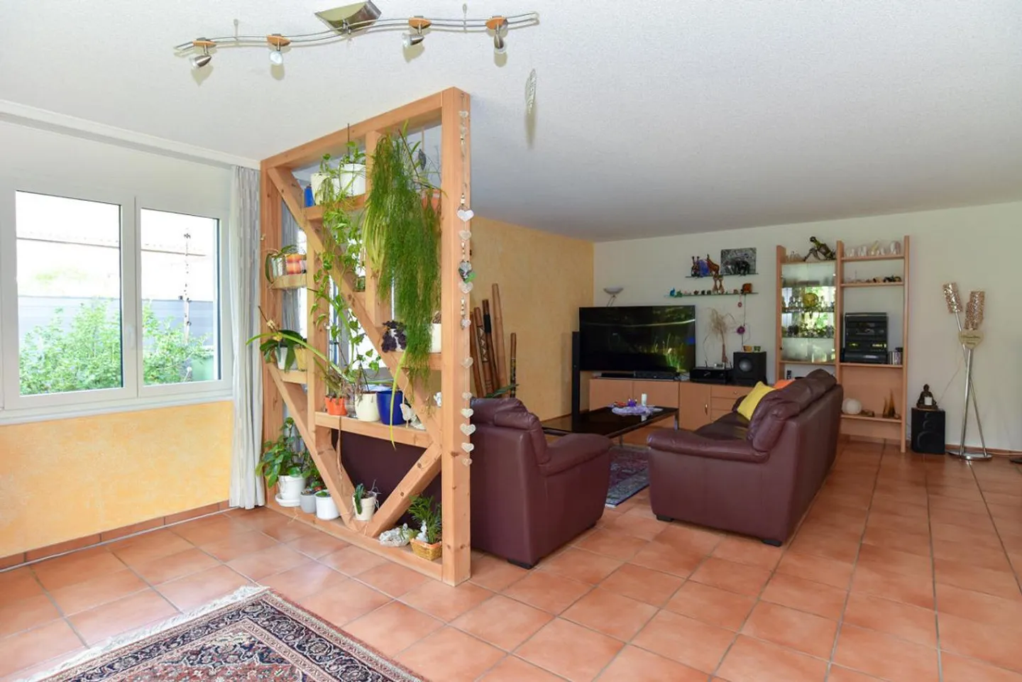 Maison individuelle indépendante avec beau jardin dans un emplacement privilégié - Photo 3 sur 12