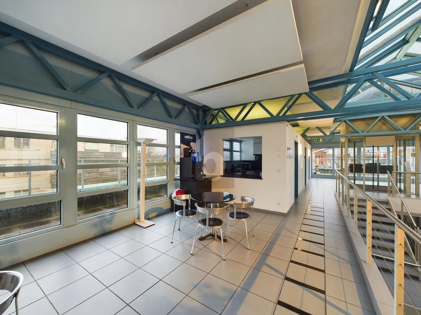 BRIGHT AND SPACIOUS, IN VARIOUS SIZES - Photo 3 of 6