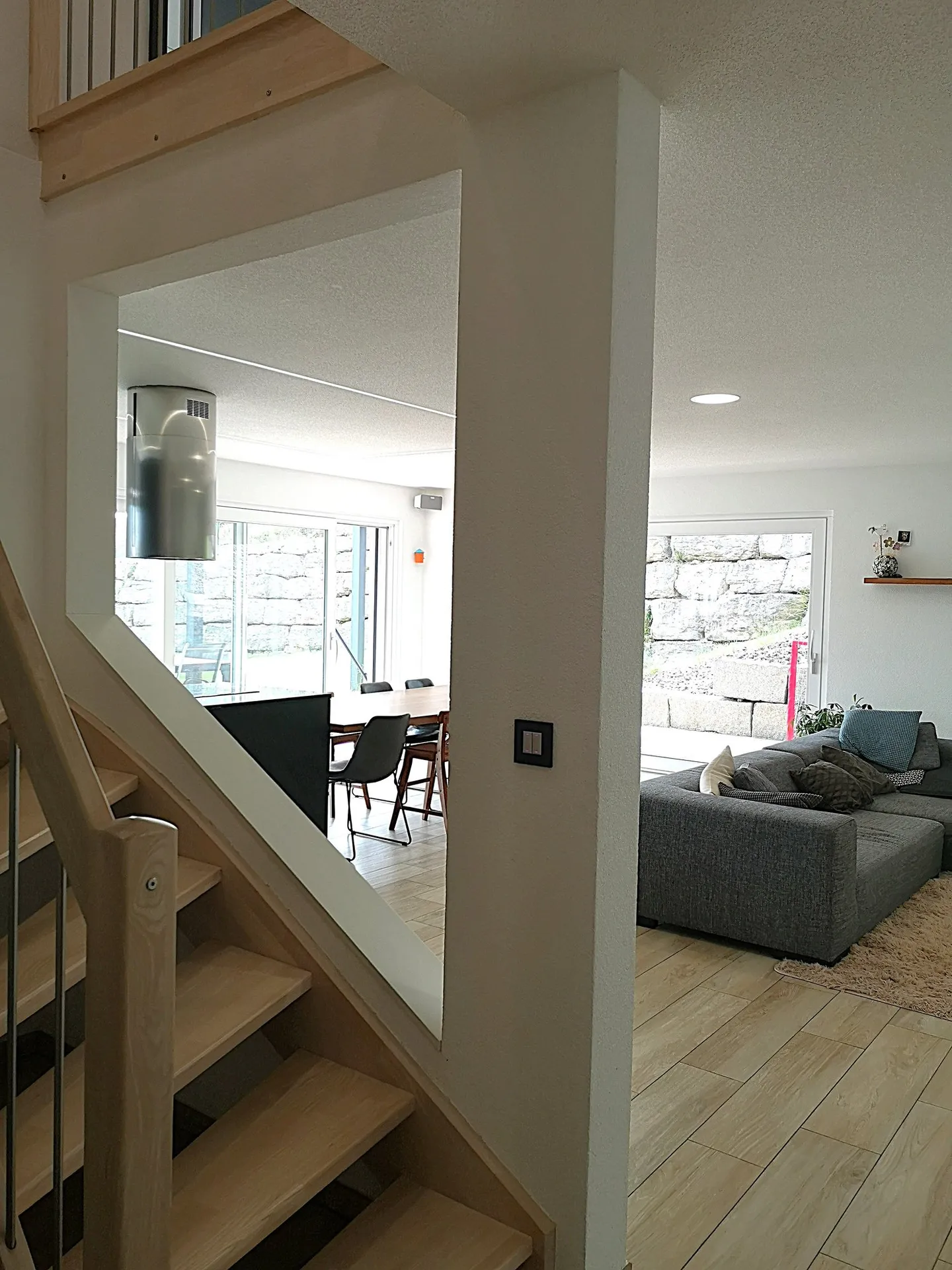 Belle villa moderne de 2017 avec pergola, jardin, garage, en bordure d'une zone verte - Photo 13 sur 35