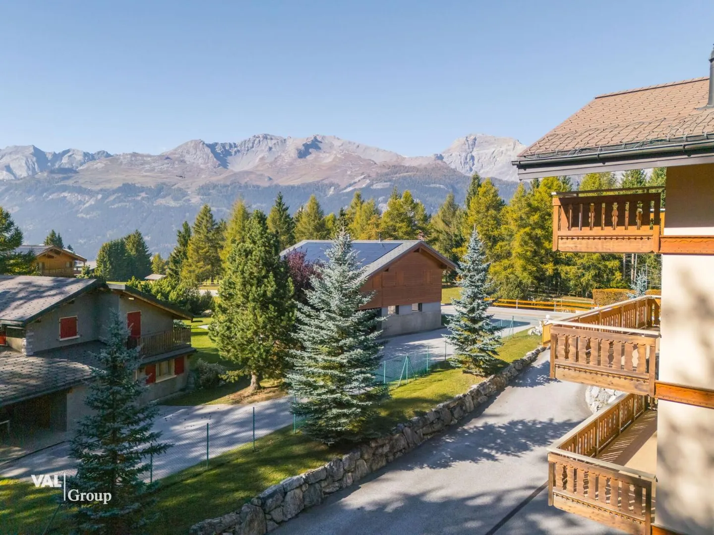 Geräumiges Penthouse-Duplex in einer kleinen Residenz nur wenige Schritte vom Golfplatz entfernt - Foto 1 von 13