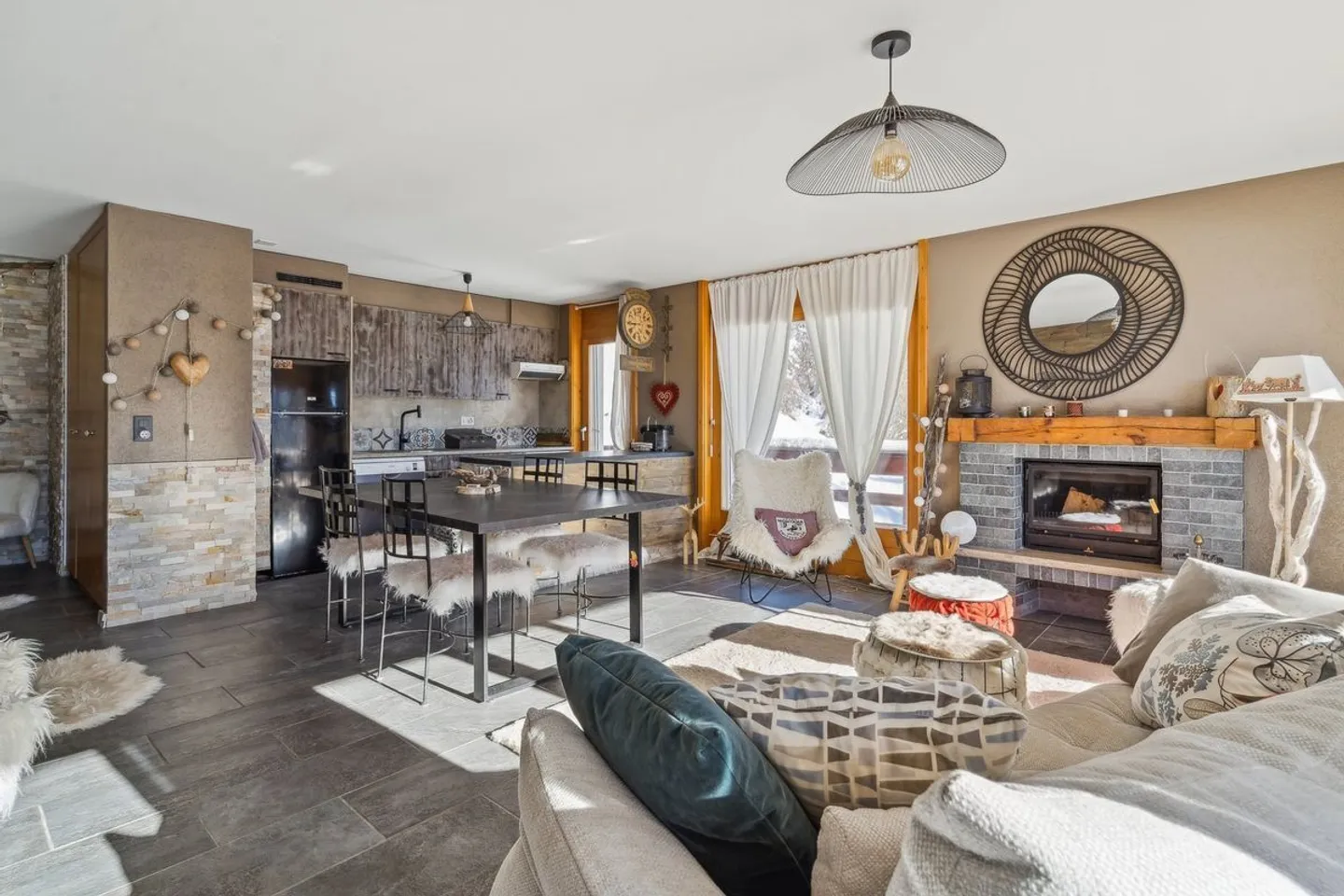 Appartement meublé lumineux avec vue panoramique à Crans-Montana - Photo 4 sur 10