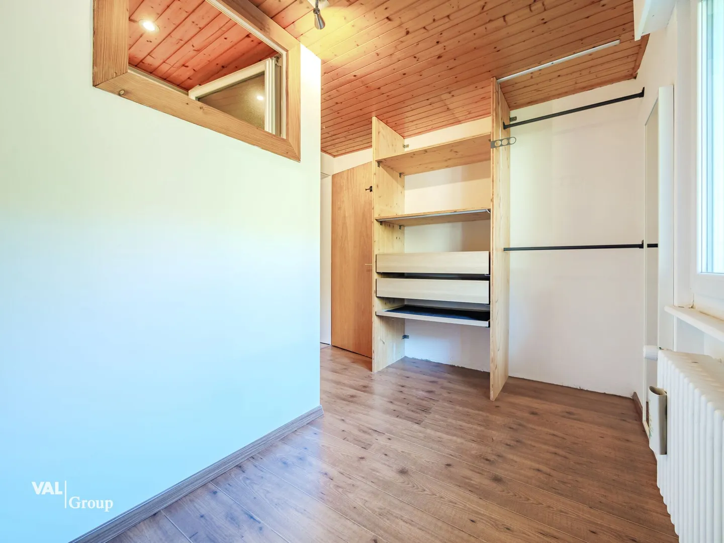 Villa Charmante Rénovée avec Vue Époustouflante - Vente en tant que Résidence Secondaire Possible - Photo 12 sur 17